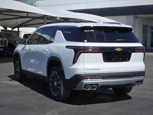 Summit White 2026 Chevrolet Traverse LT