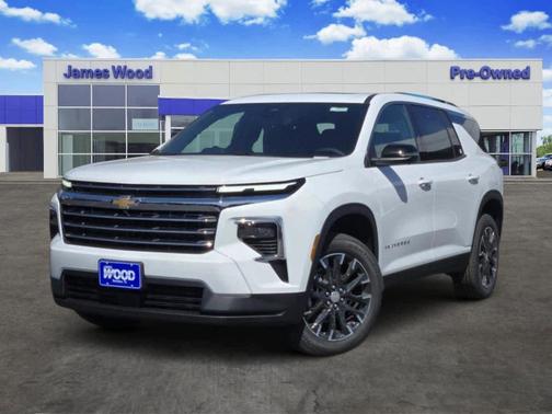 Summit White 2026 Chevrolet Traverse LT