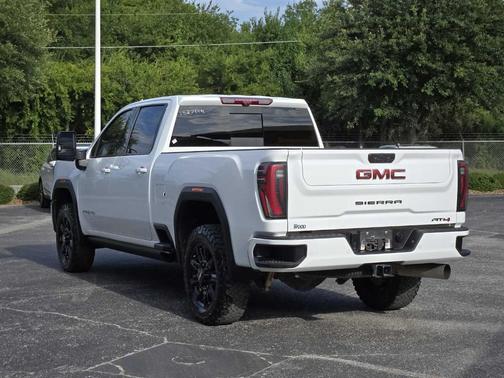 2024 GMC Sierra 2500 AT4