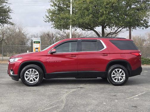 2021 Chevrolet Traverse LT Cloth
