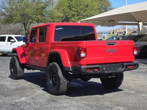 Firecracker Red Clearcoat 2022 Jeep Gladiator Rubicon