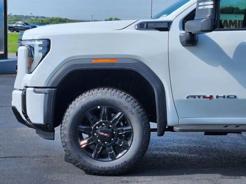 2025 GMC Sierra 2500 AT4