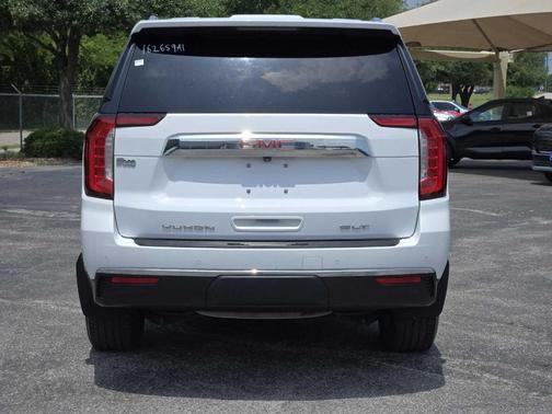 Summit White 2023 GMC Yukon SLT