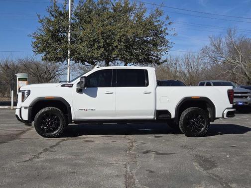 2025 GMC Sierra 2500 AT4