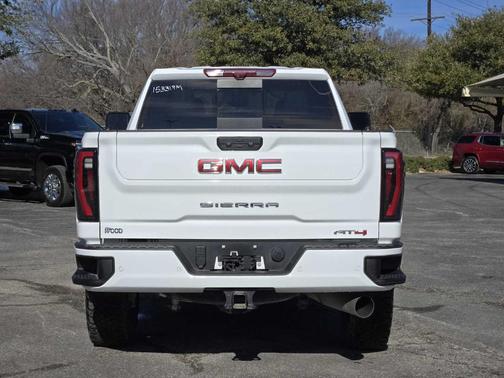 2025 GMC Sierra 2500 AT4