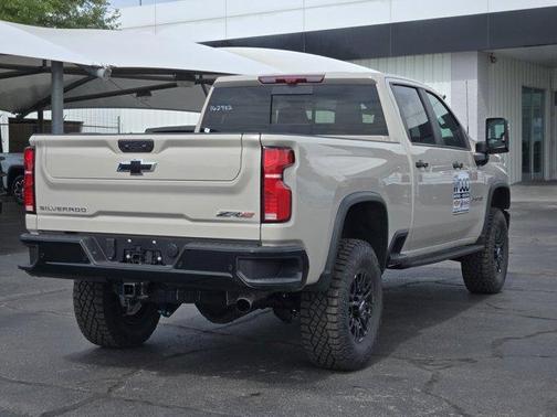 White Sand 2026 Chevrolet Silverado 2500 ZR2