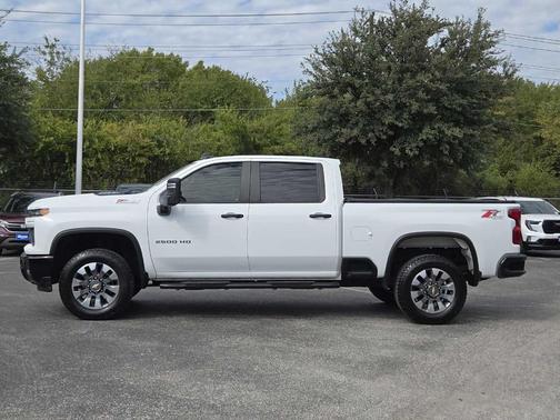 2024 Chevrolet Silverado 2500 Custom