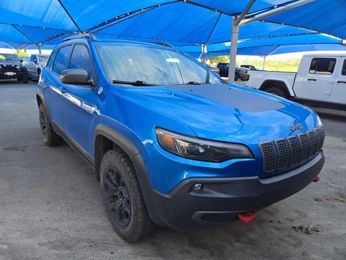 Hydro Blue Pearlcoat 2019 Jeep Cherokee Trailhawk
