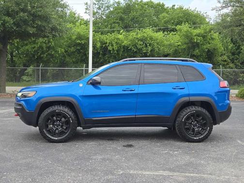 Hydro Blue Pearlcoat 2019 Jeep Cherokee Trailhawk