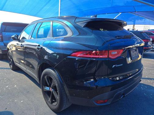 2018 Jaguar F-PACE 25t Premium