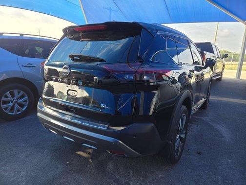 2022 Nissan Rogue SL