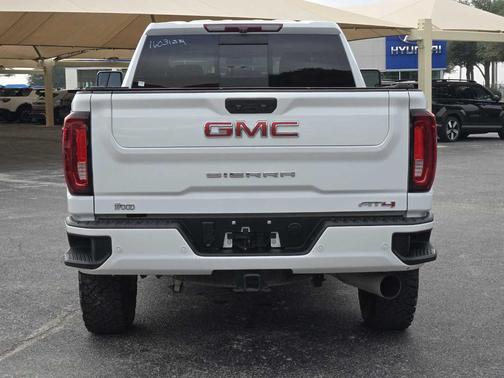 2022 GMC Sierra 2500 AT4