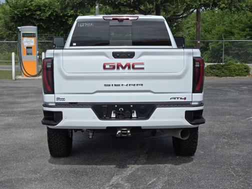 Summit White 2026 GMC Sierra 2500 AT4