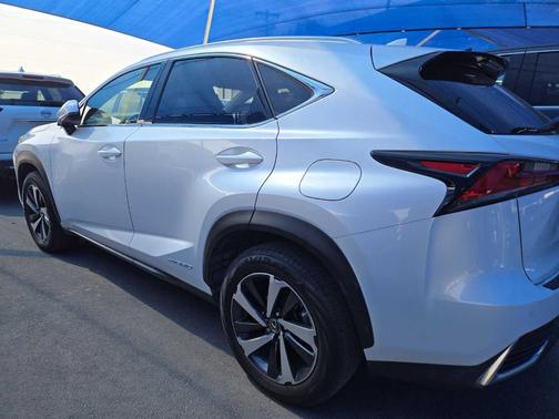 2021 Lexus NX 300h 