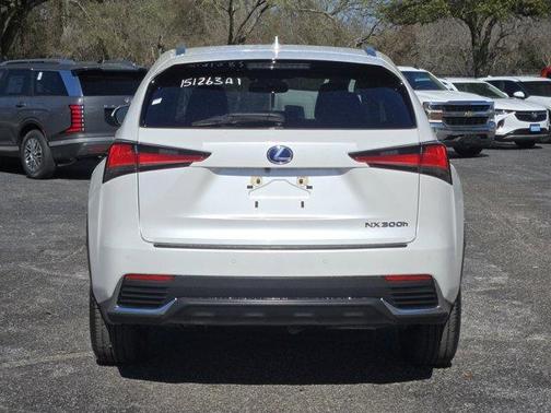 2021 Lexus NX 300h 