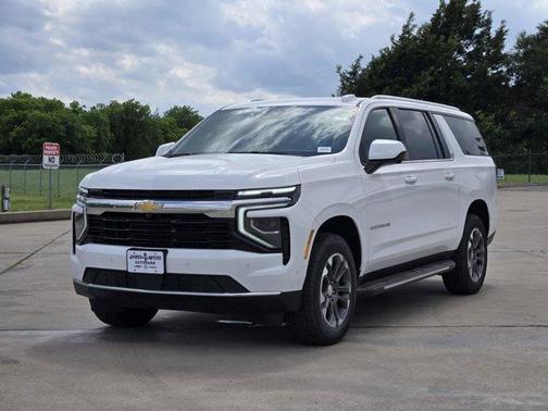 2025 Chevrolet Suburban LS