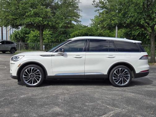 Pristine White 2020 Lincoln Aviator Reserve AWD