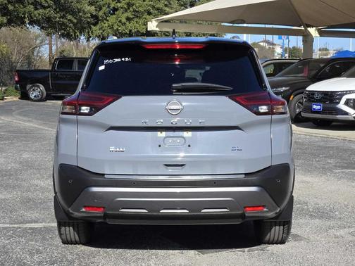 2022 Nissan Rogue SL