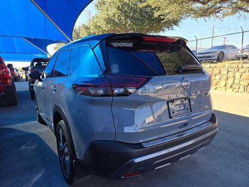 2022 Nissan Rogue SL