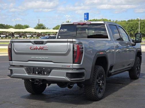 2025 GMC Sierra 2500 AT4
