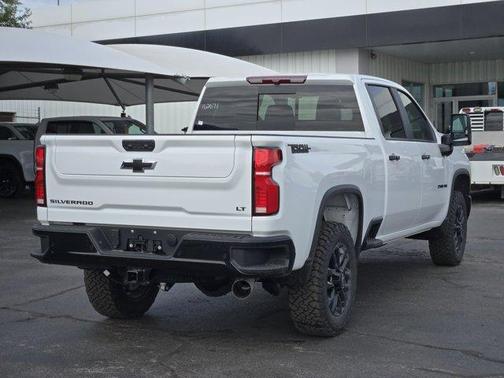 Summit White 2026 Chevrolet Silverado 2500 LT