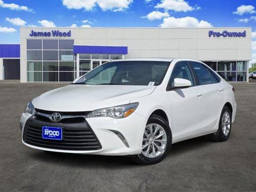 Super White 2016 Toyota Camry LE
