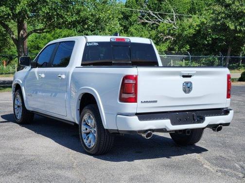 Bright White Clearcoat 2022 RAM 1500 Laramie