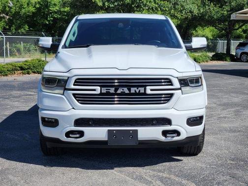 Bright White Clearcoat 2022 RAM 1500 Laramie