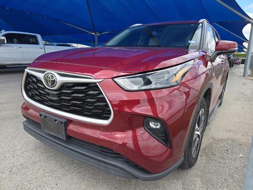 Ruby Flare Pearl 2022 Toyota Highlander XLE