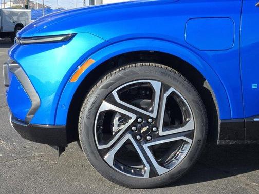 2026 Chevrolet Equinox EV LT 2