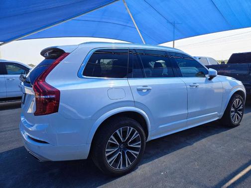 2021 Volvo XC90 T5 Momentum 7 Passenger