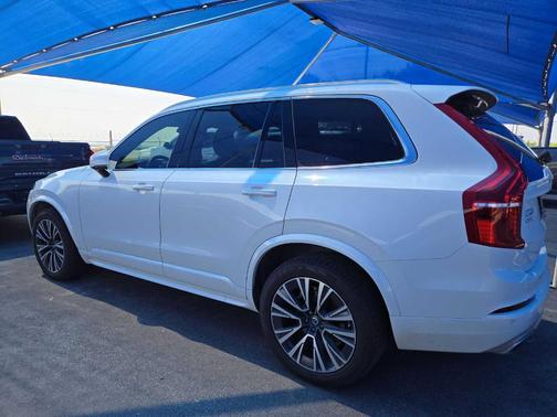 2021 Volvo XC90 T5 Momentum 7 Passenger