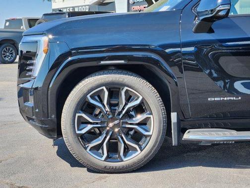 2025 GMC Sierra EV Denali