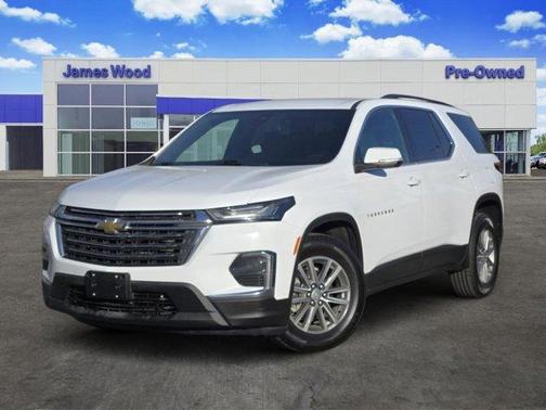 Summit White 2022 Chevrolet Traverse LT Cloth