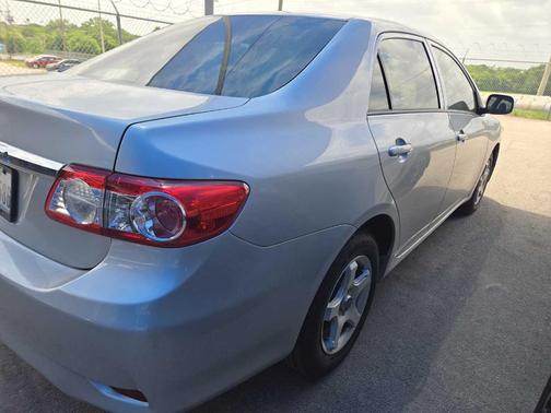 Classic Silver Metallic 2013 Toyota Corolla L