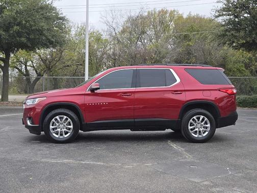 2021 Chevrolet Traverse LT Cloth