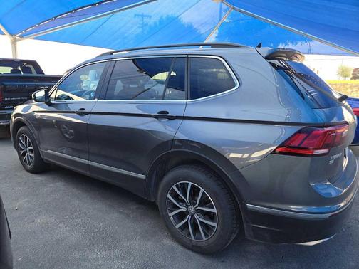 Platinum Gray Metallic 2020 Volkswagen Tiguan 2.0T SE