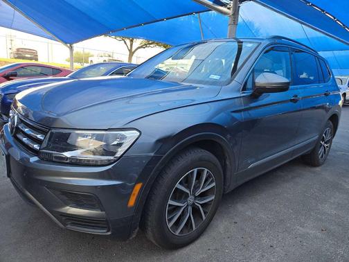 Platinum Gray Metallic 2020 Volkswagen Tiguan 2.0T SE