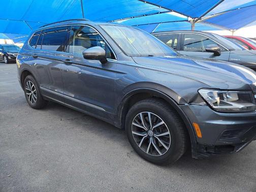 Platinum Gray Metallic 2020 Volkswagen Tiguan 2.0T SE