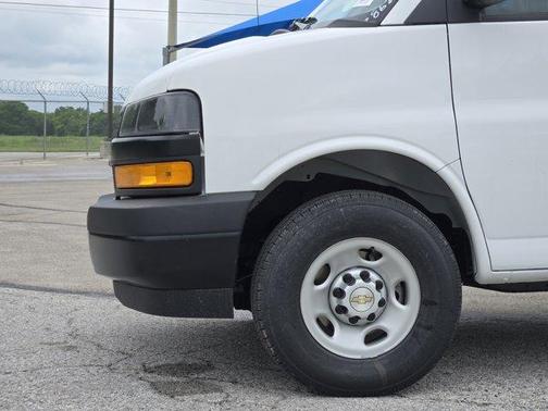 2025 Chevrolet Express 2500 Work Van