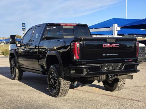 2025 GMC Sierra 2500 AT4X