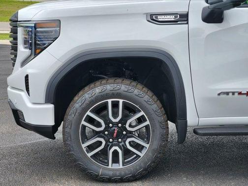 Summit White 2026 GMC Sierra 1500 AT4