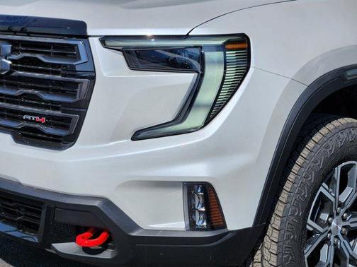 2025 GMC Acadia AT4
