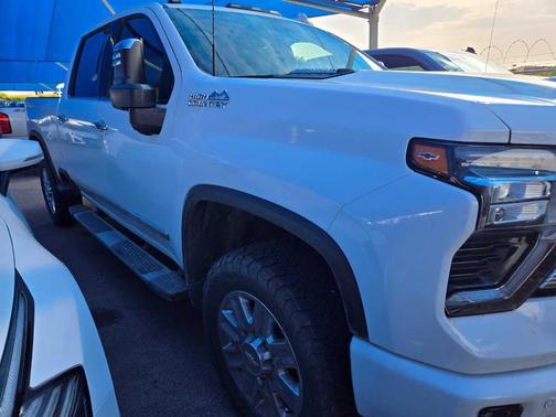Summit White 2024 Chevrolet Silverado 2500 High Country
