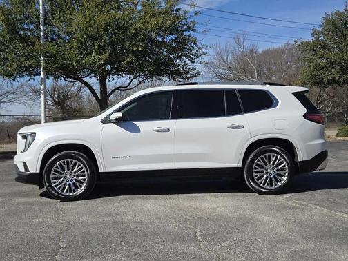 2024 GMC Acadia Denali