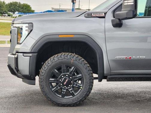 2025 GMC Sierra 2500 AT4