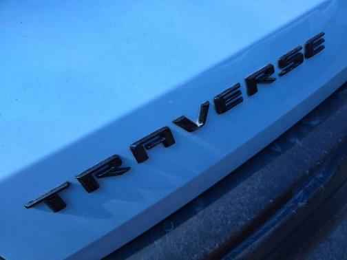 2024 Chevrolet Traverse LS