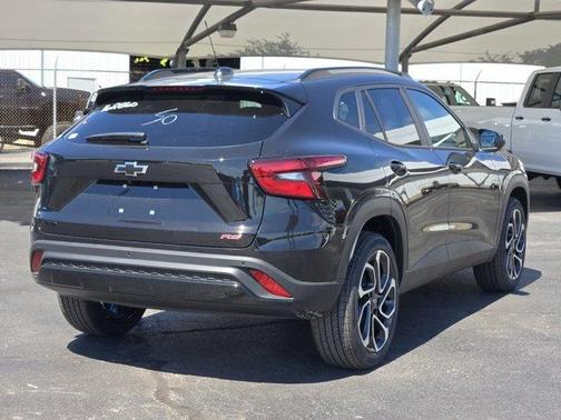 Mosaic Black Metallic 2026 Chevrolet Trax 2RS