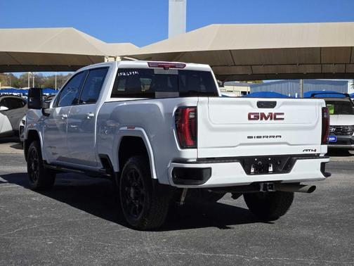 2025 GMC Sierra 2500 AT4