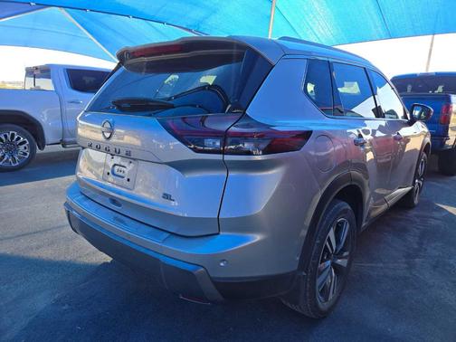 2024 Nissan Rogue SL